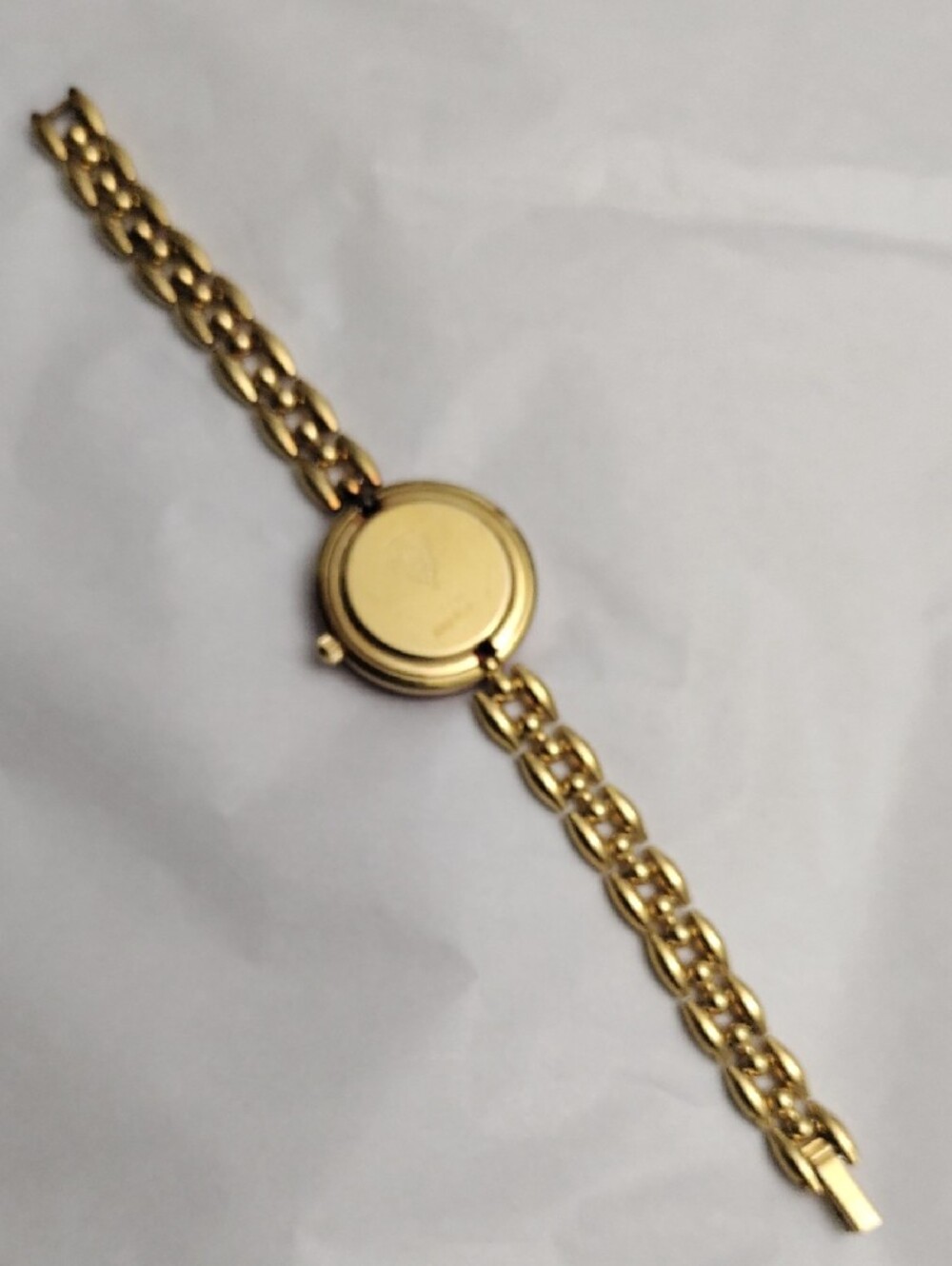 Gucci Gold Chain Bracelet Watch with Metallic Red Bezel - Picture 7 of 7